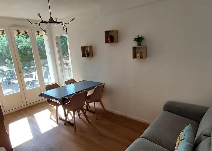 Appartement Renove Avec Balcon A 100 M De La Plage